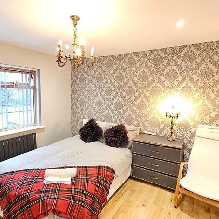 Beautiful Guest Rooms, Free Parking, 30Min Heathrow, 40Min Wembley, 60Min Central London Greenford  Exterior photo