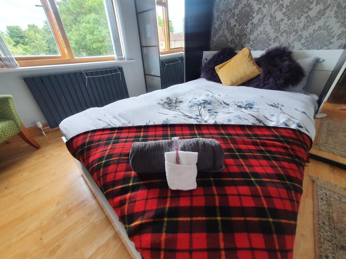 Beautiful Guest Rooms, Free Parking, 30Min Heathrow, 40Min Wembley, 60Min Central London Greenford  Exterior photo
