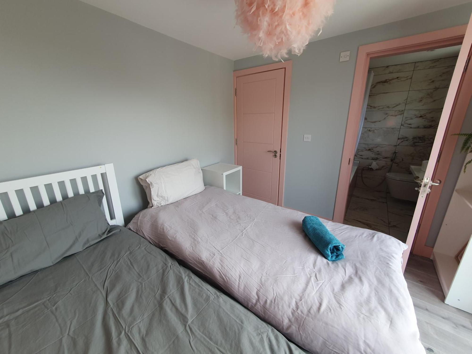 Beautiful Guest Rooms, Free Parking, 30Min Heathrow, 40Min Wembley, 60Min Central London Greenford  Exterior photo