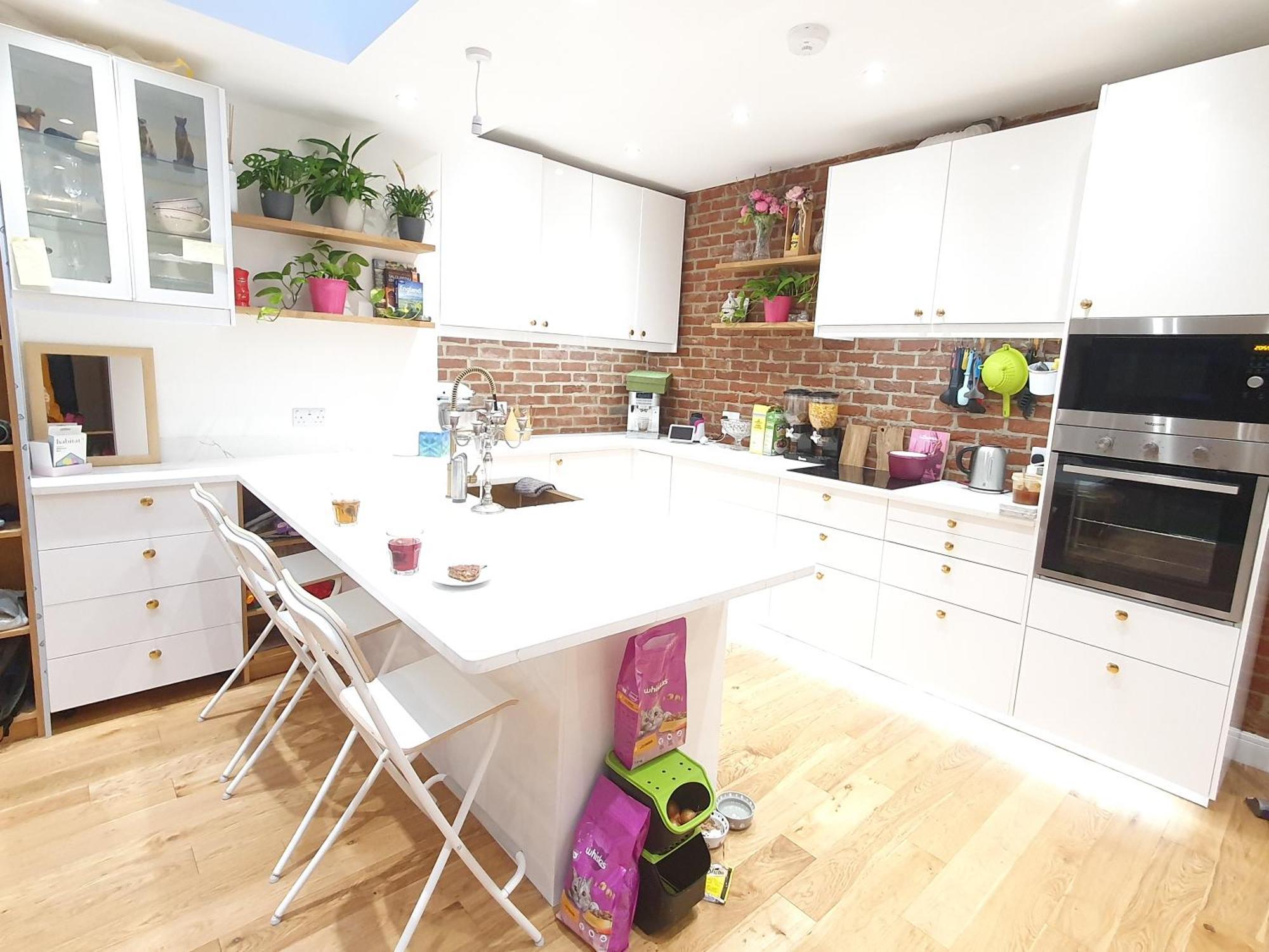 Beautiful Guest Rooms, Free Parking, 30Min Heathrow, 40Min Wembley, 60Min Central London Greenford  Room photo